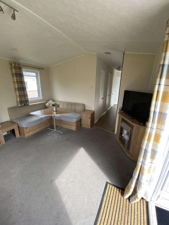 Impeccable 3 Bedroom Lodge Pet Friendly Northampton Exterior photo